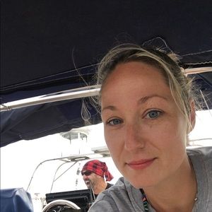 Meet your Posher, Caroline